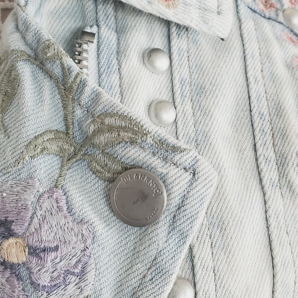 BlankNYC Embroidered Jean Jacket71923 - Picture 6 of 9